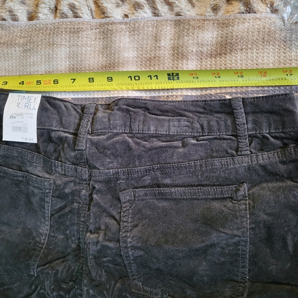 Pants - Picture 3 of 4